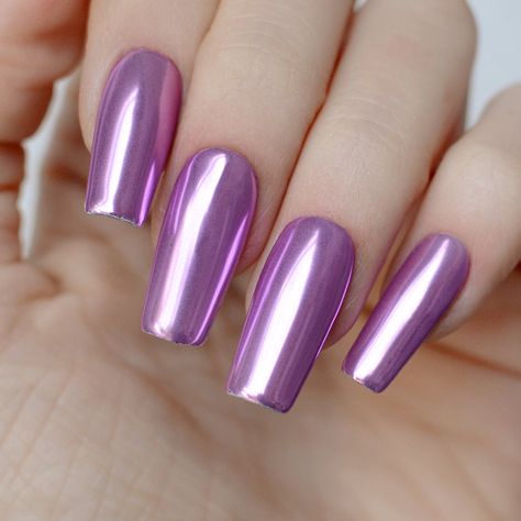 Create stunning nail designs with an enchanting chrome effect. Our Purple Mirror Chrome Powder allows you to effortlessly achieve a flawless mirror-like finish. Get 2 looks in 1 chrome! Contains: 1 gr / 0.03 oz of powdered pigment. Professional use only. Gel Chrome Nails, Chrome Nail Designs, Ombre Chrome Nails, Purple Chrome Nails, Red Chrome Nails, Chrome Manicure, Chrome Designs, Blue Chrome Nails, Glass Nails Art