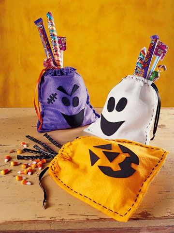 Moldes Halloween, Halloween Box, Fiesta Halloween, Halloween School Treats, Dulces Halloween, Halloween Sewing, Random Crafts, Adornos Halloween, Halloween Favors