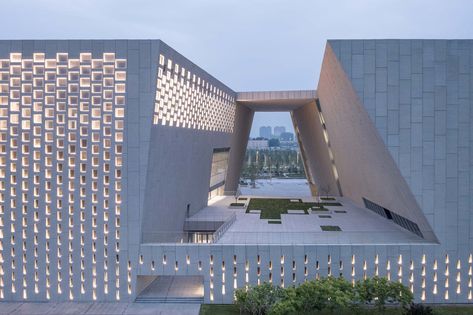 Art Museum Architecture, Architecture Design Studio, Museum Plan, Facade Material, Glass Curtain Wall, Concrete Forms, Stone Architecture, Zhengzhou, Museum Architecture