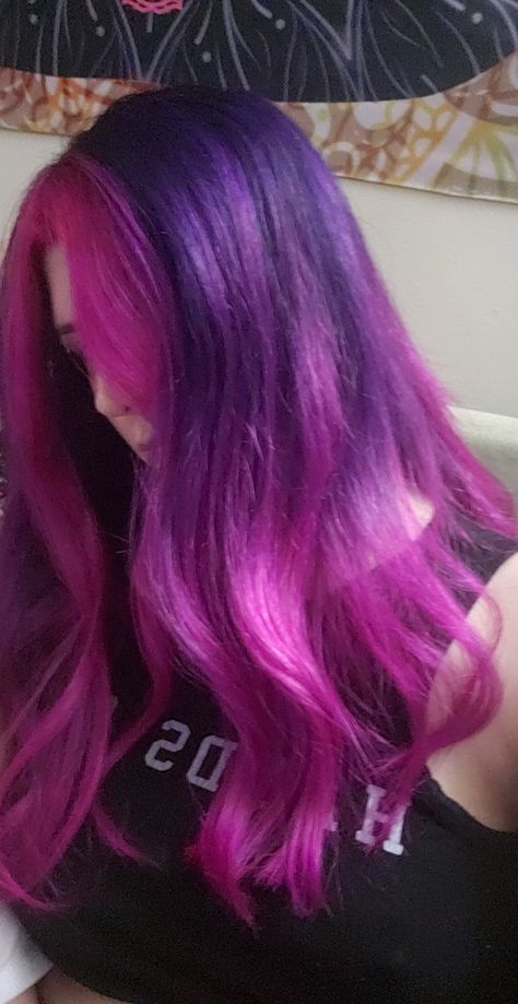 Purple Fading Into Pink Hair, Purple Pink Hair Color Ideas, Dark Purple To Pink Ombre Hair, Long Pink And Purple Hair, Pink And Purple Dyed Hair, Pink And Purple Ombré Hair, Dark Purple Hair With Pink Highlights, Hair Color Ideas Pink And Purple, Violet And Pink Hair