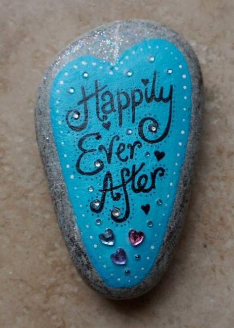 Painting Ideas Home Decor, Wedding Rocks, Valentine Rocks, Paint Stone, Garden Rocks, Wedding Stone, Painted Rock Animals, Rock Painting Ideas, Cinderella Story