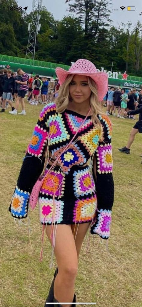 Latitude Crochet Festival Outfit Crochet pattern by Joanne Johncey Crochet Festival Outfit Pattern, Crochet Festival Outfit, Crochet Patterns Bags, Crochet Hobby, Crochet Festival, Crochet Hoodie, Crochet Car, Clothes Crochet, Shell Stitch