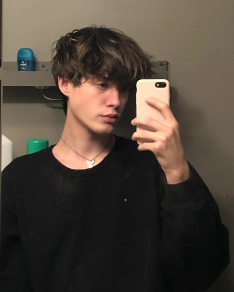 Wet Mop Haircut, Wet Hair Look Men, Ftm Haircuts, Aesthetic Boys, Haircut And Color, Fluffy Hair, Boys Haircuts, Hair Envy, Smooth Hair