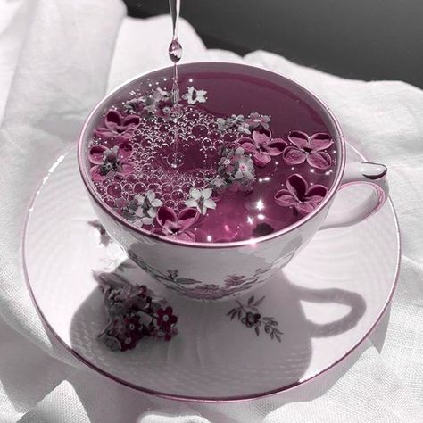 Pretty Tea Cups, Pretty Drinks, Tea Art, Flower Tea, Cafe Food, Pretty Food, Cute Food, Aesthetic Food, Tea Set