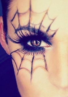 Pin for Later: 25 Spiderweb-Themed Makeup Ideas That Will Turn Heads on Halloween Nem Halloween Makeup, Maquillage Halloween Simple, Themed Makeup, Makeup Lipgloss, Halloween Make-up Looks, Halloweenský Makeup, Halloween Nails Diy, Bff Halloween Costumes, Halloween Eye Makeup