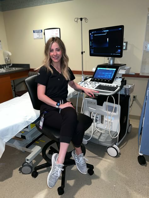 Sonographer Aesthetic, Ultrasound Nurse, Ultrasound Technician Aesthetic, Sonography Aesthetic, Future Sonographer, Diagnostic Medical Sonography Student, Ultrasound School, Sonography Student, Medical Sonography