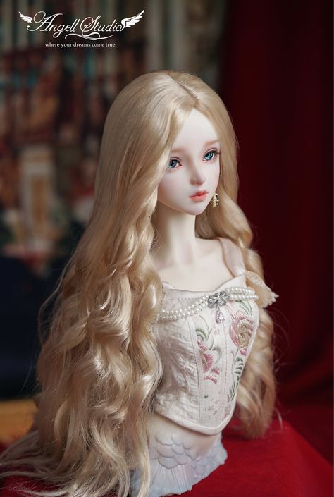 1/3 blond long curly wig Cute Wig, Blonde Barbie, Long Blonde Hair Wigs, Doll Hairstyles, Pretty Bjd Dolls, Princess Core Aesthetic, Wigs For Bjd Dolls, Bjd Doll, Blonde Cosplay Wig