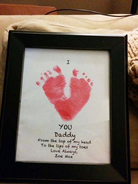 40 Gift Ideas Which Are Showing Father-Daughter Love Father’s Day Diy Father's Day Gifts From Baby, Baby Footprint Keepsake, Diy Father's Day Crafts, Children Crafts, Baby Art Projects, Diy Gifts For Dad, First Fathers Day Gifts, Diy Father's Day Gifts, Foot Print