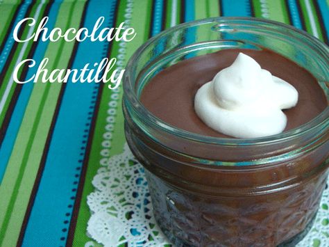 Chocolate Chantilly or the easiest, fastest Chocolate Mousse you've ever made and just 3 ingredients Chocolate Chantilly, Icebox Cake, Mousse Recipes, Chocolate Chocolate, Chocolate Pudding, Yummy Sweets, In A Jar, Chocolate Mousse, Eat Dessert