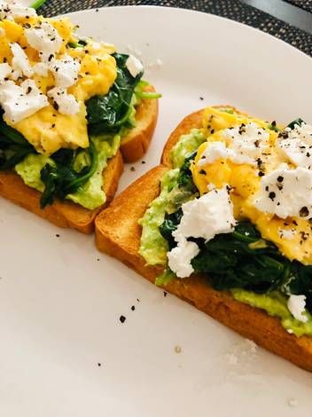 Avocado Toast With Spinach And Egg, Egg Spinach Avocado Breakfast, Avocado Egg Feta Toast, Avocado Toast With Feta And Egg, Spinach Egg Toast, Spinach Scrambled Eggs, Spinach Toast, Eggs Feta, Benefits Of Spinach