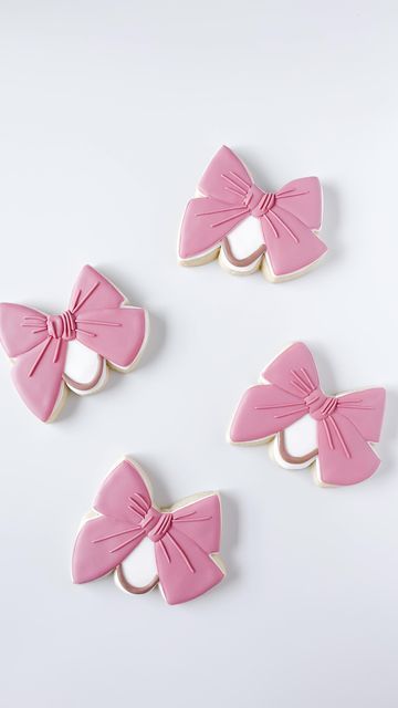 Hair Bow Cookies Decorated, Royal Cookies, Bow Birthday, Pink Cookies, Sugar Icing, Baby Cookies, Baby Hair Bows, Baby Shower Cookies, Cookie Ideas