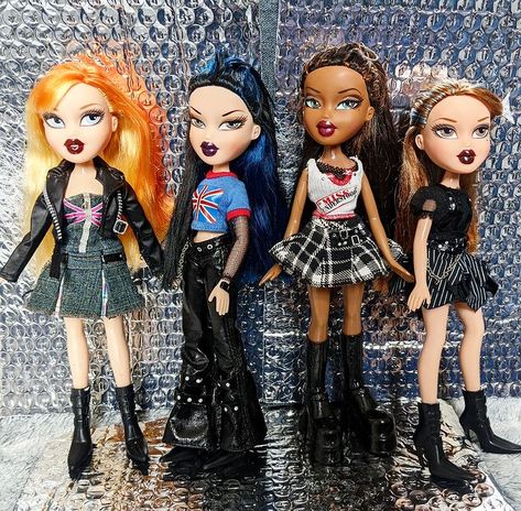 Bratz Pretty N Punk, 1970s Tv Shows, Bratz Doll Outfits, Bratz Girls, Nostalgic Toys, Paul Frank, Doll Outfits, Punk Outfits, Bratz Doll