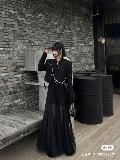 Japanese Inspired Outfits Street Styles, Tomboy Dress, Chinese Street Fashion, Chinese Fashion Street, Grunge Style, Harajuku Fashion, Dark Fashion, Edgy Outfits, Japanese Fashion