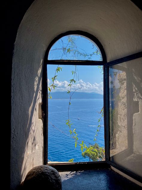 Italy Window View, Open Window Aesthetic, Portofino Italy Aesthetic, Portofino Aesthetic, Mediterranean Hotel, Art Amour, Mediterranean Aesthetic, Summer Window, Portofino Italy