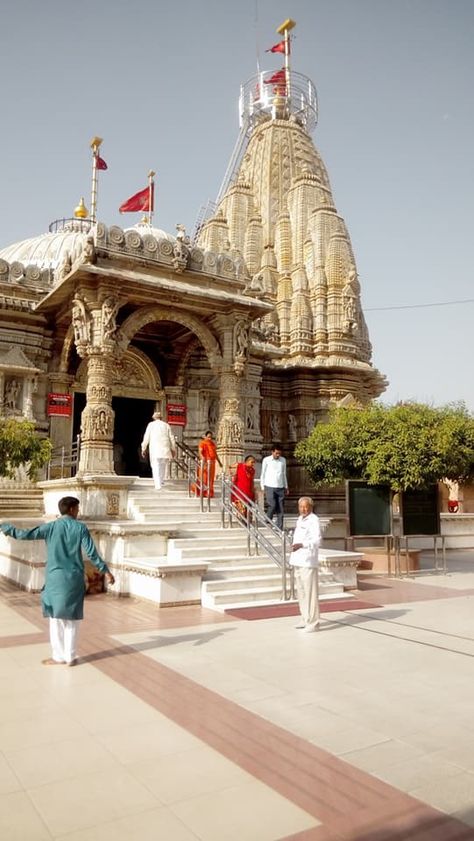 Umiya Mata temple at Unjha Maihar Sharda Mata Temple, Varsha Creation, Gujarat Temple, Photography 2023, Indian Temple Architecture, Hindu Temples, Ancient Indian Architecture, Temple Photography, Whatsapp Profile