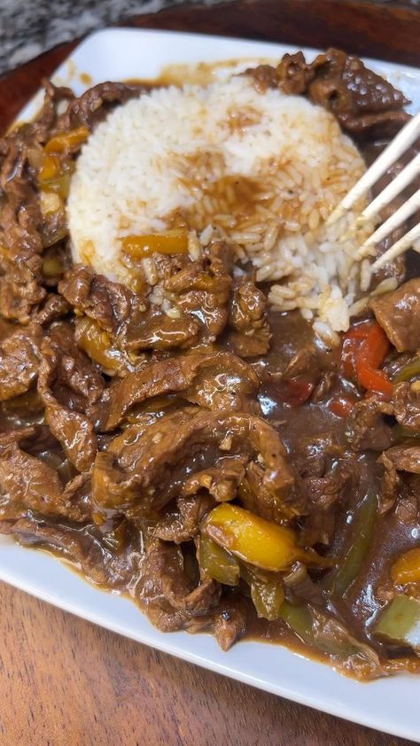 Pepper steak and rice 🤤🤤🤤 Quick and easy BUT yet packed with flavor!!! Recipe will be available soon❤️ . . . . . . . . #foodie #food #foodporn #foodies #foodiegram #foodielife #foodgasm #foodiegram #instagood #foodoftheday #dinner #peppersteak #charlottechef #charlottenc #buzzfeedfood #blackfoodie | Jada Jo | Minnie Riperton · Memory Lane Pepper Steak And Rice, Steak And Rice, Pepper Steak Recipe, Meat Diet, Soul Food Dinner, Pepper Steak, Food Babe, Steak Recipe, Delicacy Food