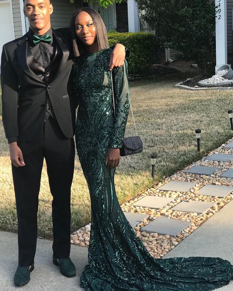 Green Dress And Black Suit Couple, Emerald Couples Outfit, Black And Emerald Green Prom Suit, Mens Green Prom Outfit, Emerald Green Prom Couple Matching, Emerald Green Prom Dress And Suit, Emerald Green And Black Tuxedo, Green Tux Prom, Dark Green Tuxedo Prom