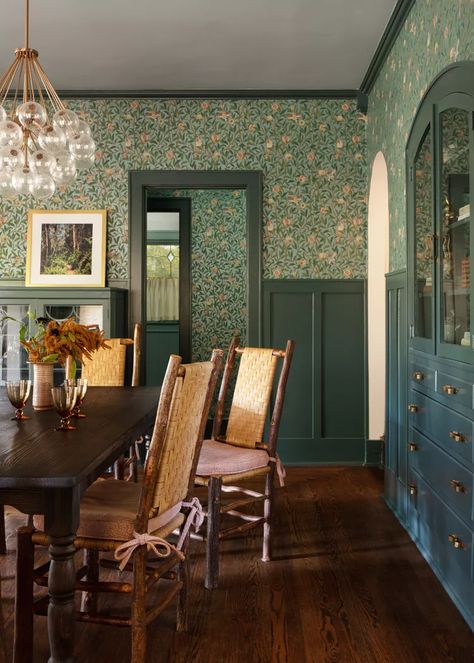 Breakfast Room Green, Dining Room Paint Colors, Dining Room Wallpaper, Dining Room Paint, Room Paint Colors, House On The Rock, Craftsmen Homes, The Dining Room, Room Wallpaper