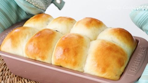 This yogurt bread is very soft, like a cloud! Easy preparation with leftover yogurt and this beautiful fluffy ... Bread No Knead, Yogurt Bread, Breads & Buns, No Knead Bread, Yeast Bread, No Knead, Yogurt Recipes, Delicious Bread, Bread And Pastries