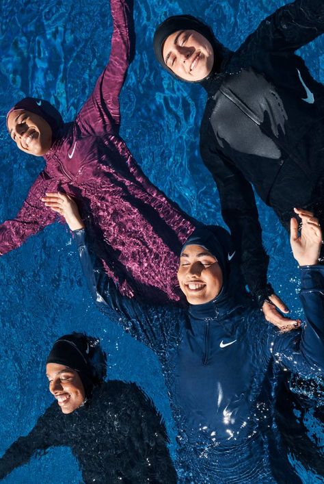 Nike Women's Modest Swimwear Campaign (Nike) Womens Modest Swimwear, Nike Hijab, Classy Swimwear, Swimwear Campaign, Islamic Swimwear, Modest Workout Clothes, Nike Campaign, Muslim Swimwear, Sports Hijab