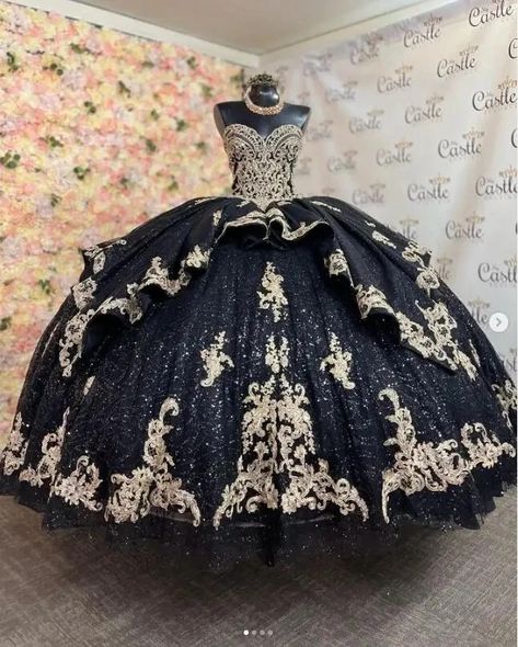 ANGELSBRIDEP Glittering Princess Quinceanera Dresses Black Gold Applique Sweetheart Vestidos De 15 Black Quince Dress, Gold Sweet 16 Dresses, Gold Quince Dress, Gold Quinceanera Dresses, Black Quince Dresses, Gold Quinceanera, Quinceanera Dresses Black, Birthday Gown, Black Quinceanera Dresses