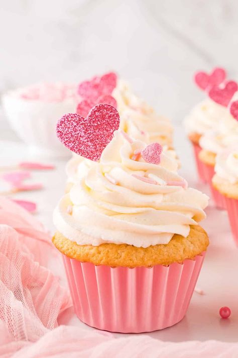 Cupcake Valentines Day, Cupcake Recipes Valentines Day, Valentine’s Day Cupcakes Aesthetic, Valentines Cupcake Toppers, Valentine’s Day Cupcake Flavors, Red Velvet Cheesecake Brownies, Vanilla Buttercream Icing, Red Velvet Cheesecake, Valentine Day Cupcakes