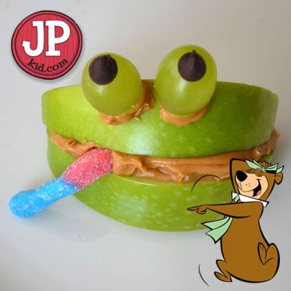 Super cute and tasty snack.. easy for the kids to make! Frog Snacks For Preschool, Reptile Snacks For Kids, Rainforest Snacks For Kids, Frog Snacks For Kids, Rainforest Snacks, Frog Themed Food, Frog Snacks, Frog Food, Apple Peanut Butter