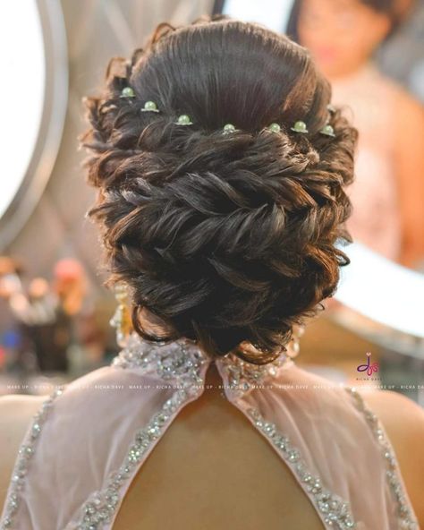 Hairstyle For A Wedding, Hair Style On Saree, Engagement Hairstyles, Bridal Hairdo, Bridal Hair Buns, Indian Wedding Hairstyles, Bridal Hair Updo, Trendy Hairstyle, Indian Bridal Hairstyles