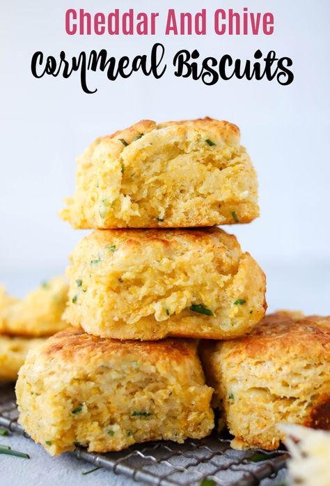 These cheddar cornmeal biscuits are tendery, buttery and perfect for as a side dish for a chili or soup, turning into a breakfast sandwich! Using cornmeal in the dough gives the biscuits a bit of color and texture as well. Ready in about 30 minutes or less! Cornmeal Biscuits Recipe, Cornmeal Biscuits, Cheesy Biscuits, Cornbread Biscuits, Cornmeal Recipes, Buttermilk Biscuits Recipe, Breakfast Biscuits, Flaky Biscuits, Recipes Bread