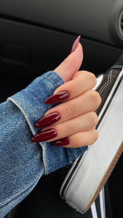 Deep Red Nails, Kutek Disney, Wine Nails, Smink Inspiration, Classy Acrylic Nails, Makijaż Smokey Eye, Nagel Inspo, Cat Kuku, Manicure Y Pedicure