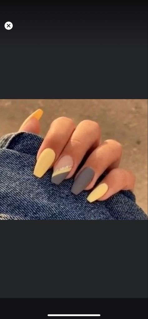 Brown And Yellow Nails Design, Tan And Yellow Nails, Yellow Brown Nails, Mustard Yellow Nail Ideas, Mustard And Grey Nails, Gray Orange Nails, Brown And Yellow Nails, Yellow And Grey Nails Design, Yellow And Brown Nails