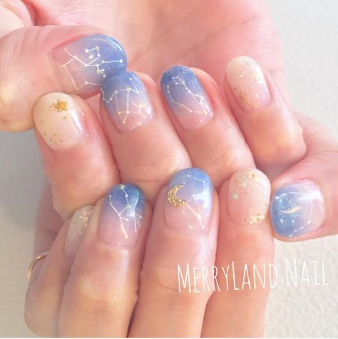 Call it the stepped-up version of the half-moon manicure, because our favorite new nail trend is just as celestial. That's right: The latest lacquer movement to hit our Instagram feeds is constellation manicures — and they're making a strong case for getting back into nail art. The simple designs Tumblr Nail Art, Fun Nail Colors, Rose Nail Art, Nice Nails, Smink Inspiration, Nail Design Inspiration, Super Nails, Kawaii Nails, Trendy Nail Art