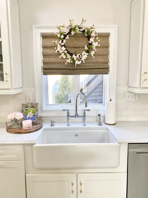 Kitchen Sink Decor Ideas Window, Window Dressing Ideas Kitchen, Kitchen Drapes Over Sink, Over Sink Curtains, Kitchen Window Curtains Over Sink Modern, Kitchen Sink Curtain Ideas, Kitchen Sink Blinds, Farmhouse Window Treatments Kitchen, Kitchen Window Coverings Over Sink