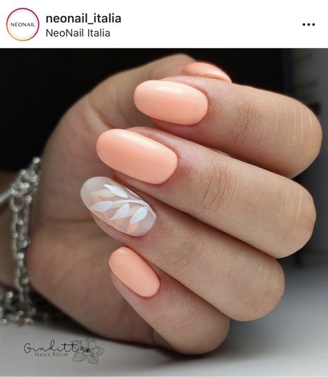 Salmon Nails Designs, Pastel Orange Nails Peach, Salmon Nails Coral, Uñas Color Salmon, Short Peach Nails, Nude Peach Nails, Coral Color Nails, Peach Nails With Designs, Peach Nail Designs