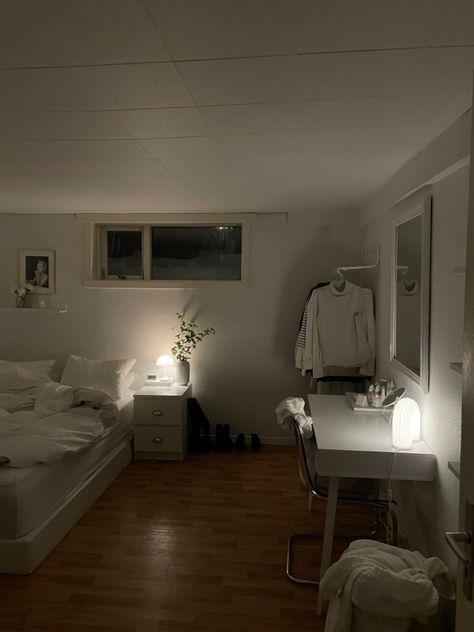 2022 End, White Room Decor, Simple Room, Redecorate Bedroom, Minimalist Room, Room Design Bedroom, Dream Room Inspiration, Room Makeover Bedroom, Room Makeover Inspiration