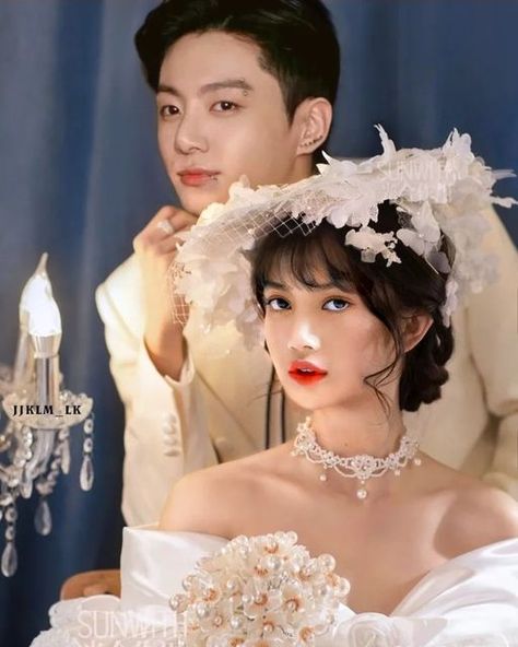 Chinese Wedding Photoshoot, Married Photoshoot, Rookie Historian Goo Hae Ryung, Fluffy Wedding Dress, Prenuptial Photoshoot, Pose Prewedding, Indochine Style, Shin Se Kyung, Bride And Groom Outfit