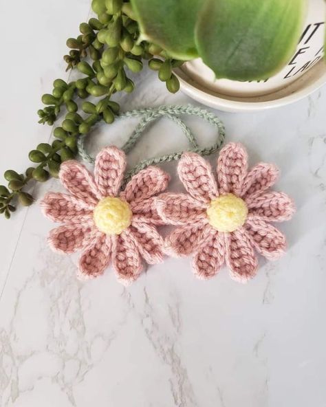 Car Charms Rear View Mirror Crochet, Crochet Flower Mirror Hanging, Rear View Mirror Crochet, Crochet Car Charm, Crochet Car Hanging, Business Crochet, Crochet Mushrooms, Crocheted Daisy, Small Crochet Gifts