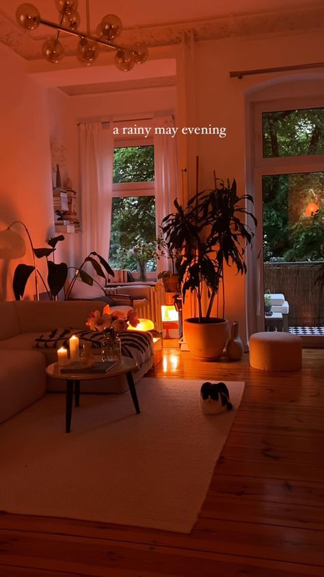 Mood Lighting Living Room, Warm Apartment Aesthetic, Warm Apartment, Apartment Lighting, Girly Apartment Decor, Deco Studio, Dream Apartment Decor, Future Apartment Decor, Warm Lighting