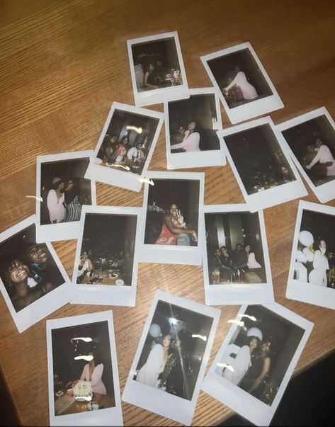 sweet 16 ideas polaroids big friend groups black women poc vintage Big Group Aesthetic, Polaroid Pictures Black Women, Black Women Friend Group, Poc Friend Group, Black Friend Group Aesthetic, Sweet 16 Ideas, Uni House, Year Board, Group Aesthetic