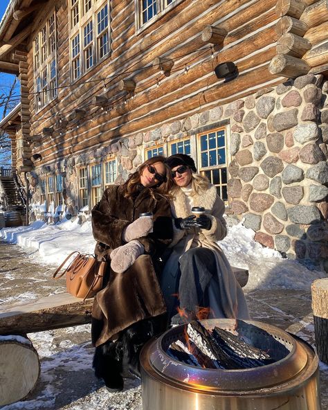 Winter getaway to one of my favorite destinations @theamericanclub Filled with fun moments at Frozen Fairways, great meals and even better friends ❄️ #FrozenFairwaysKohler #TheAmericanClub #KohlerVillage #KohlerPartner Christmas Night Ideas Friends, Breckenridge Colorado Christmas, Apres Bachelorette, Winter Friends Aesthetic, Breckenridge Colorado Winter, Colorado Christmas, Better Friends, Snow Pics, Friends Winter