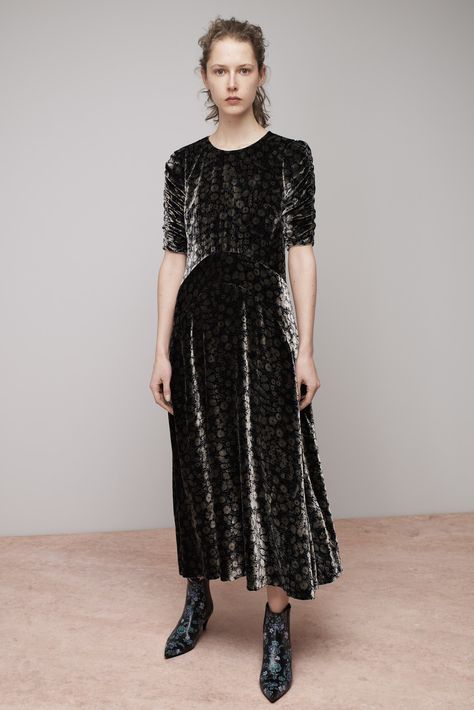 Feminine Wardrobe, Velvet Dress Long, Fall Fashion 2016, Velvet Midi Dress, Taylor Dress, Velvet Fashion, Rebecca Taylor, Fall 2016, Sewing Dresses