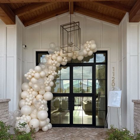 Bridal Balloon Garland DIY Kit - Etsy Bridal Balloons, Pearl Bridal Shower, Pearl Balloons, Bridal Shower Inspo, Bridal Shower Balloons, Balloon Garland Diy, Couple Wedding Shower, White Bridal Shower, Balloon Kits