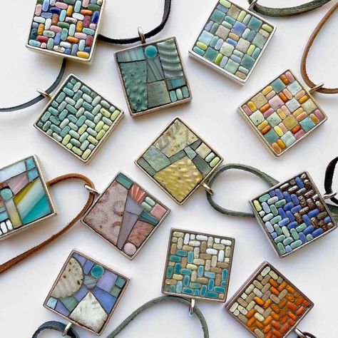 Loving the geometric designs! Fabulous necklaces by Donna of @sundogmosaics! Mosaic Art Diy, Micro Mosaic Jewelry, Art And Creativity, Bezel Jewelry, Mosaic Jewelry, Mosaic Madness, Resin Jewelry Diy, Micro Mosaic, Handmade Fashion Jewelry