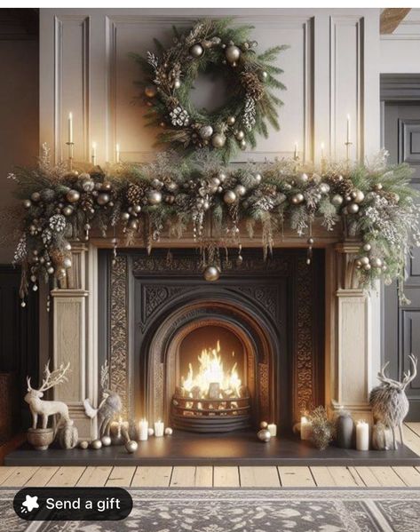 Mantle Holiday Decorating Ideas, Christmas Wreath Mantle, Chimenea Christmas Decor, Mantle Ideas For Christmas, How To Decorate A Fireplace, Elegant Christmas Decor Ideas For Living Room, Fireplace Mantle Decor Christmas, Christmas Mantles Ideas Fireplaces, Mantle Decorating Ideas Christmas