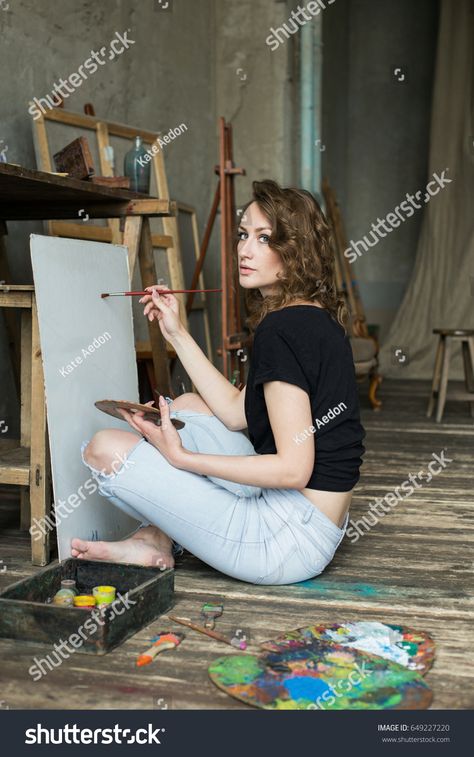 Woman painter sitting on the floor in front of the canvas and drawing. Artist studio interior. Drawing supplies, oil paints, artist brushes, canvas, palette. Workshop or art class. Creative concept Diy Canvas Painting Ideas, Diy Canvas Painting, The Art Sherpa, Paint Your Pet, Tape Painting, Wallpaper Project, Canvas Painting Ideas, Geometric Throw Pillows, Canvas Painting Diy