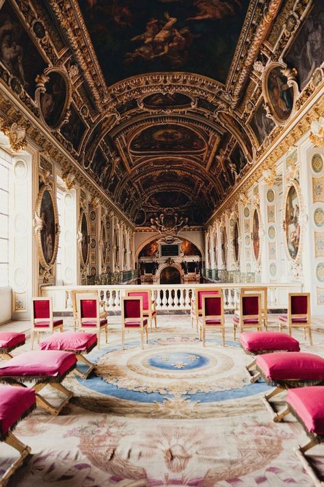 Palace Of Fontainebleau, Architecture Artists, Palace Interior, Chateau France, Stately Home, Architecture Photo, Beautiful Buildings, Oh The Places Youll Go, France Travel