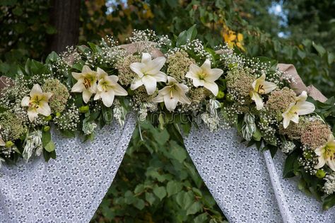 Lily Wedding Arch, Alter Decor, Beauty Planet, Lilly Inspired, Wedding Arbour, Lily Wedding, White Lilies, Wedding Arch, Shower Decorations