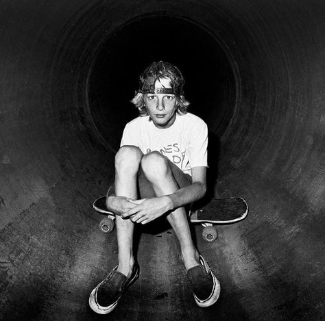 Tony Hawk, 1983 - 9GAG Tony Hawk Skateboard, Skate Punk, Vintage Skateboards, Tony Hawk, Photo Essay, Fitness Coach, Skateboarding, Famous People, Old School