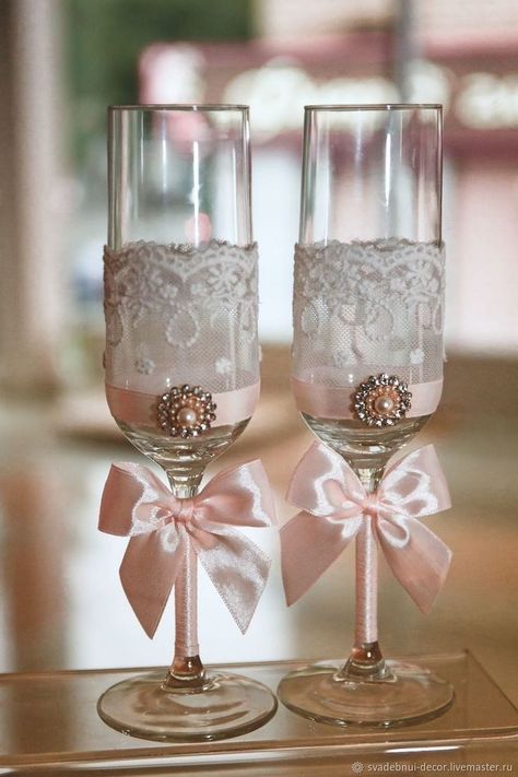 Glass painting ideas Western Centerpieces, Cherry Blossom Theme, Bride And Groom Glasses, Wine Glass Designs, Quince Decorations, Wedding Wine Glasses, Wedding Champagne Glasses, Decorated Wine Glasses, Wine Glass Crafts