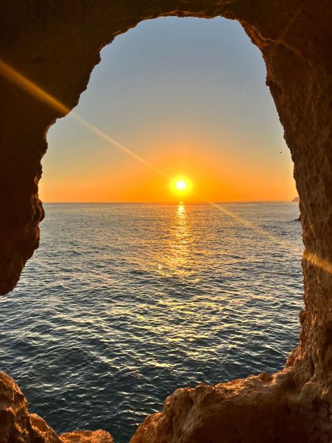 Just got back from Carvoeiro in Portugal - this was just one on the many sunsets we saw 🫶 very hilly but the views are stunning. Such a cute little town x Carvoeiro Portugal, Portugal Sunset, Portugal Aesthetic, Travel Outfit Summer, Pretty Landscapes, Landscape Background, Albufeira, Portugal Travel, Summer Sunset